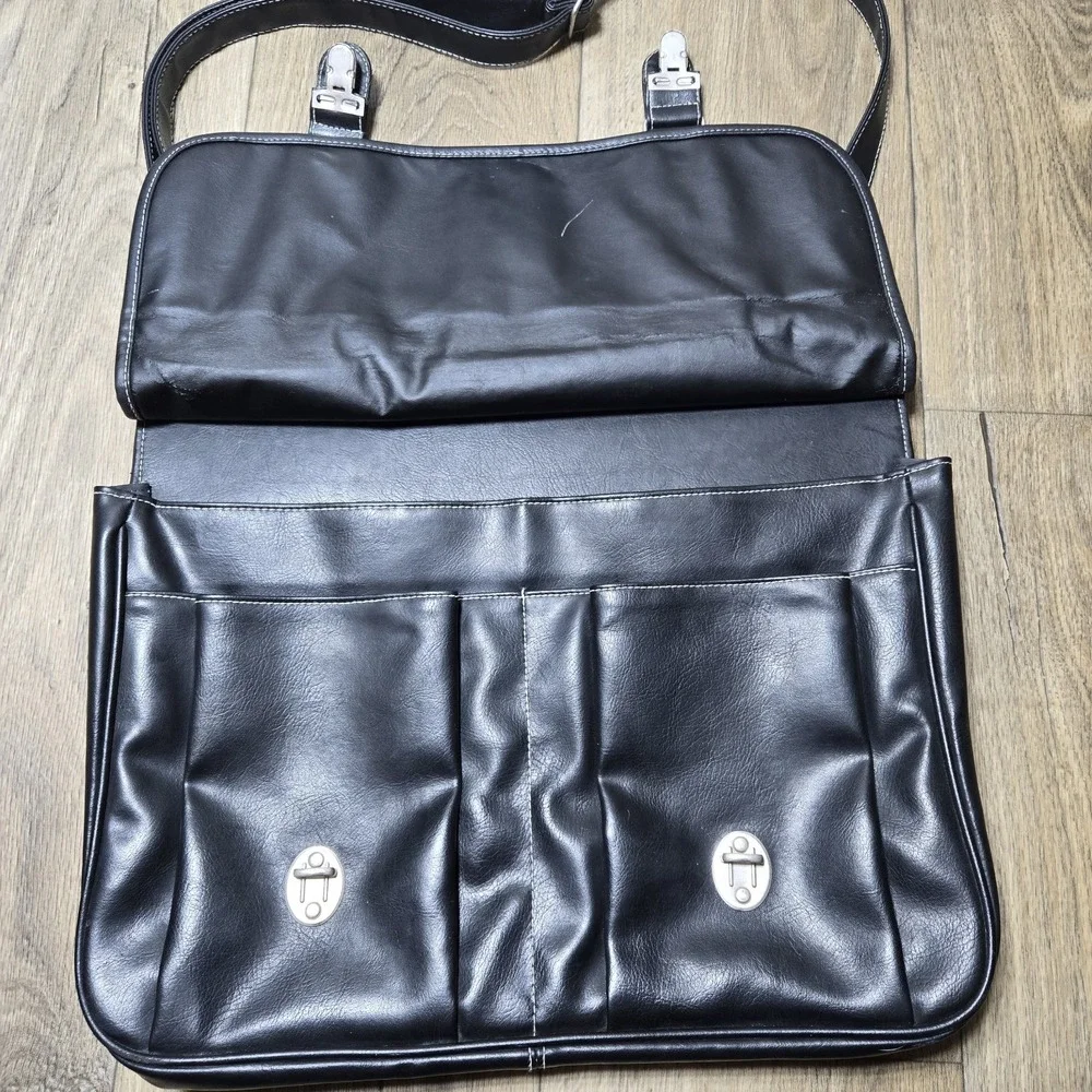 Walt Disney World Multi Pocket Latching Briefcase Mickey Hands & Heads Read‎